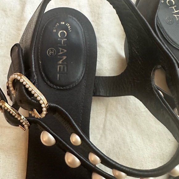 CHANEL Interlocking CC Logo TStrap Sandals - Picture 6 of 12